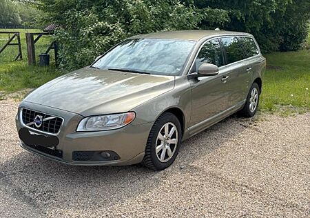 Volvo V70 D3 TOP Fahrzeug