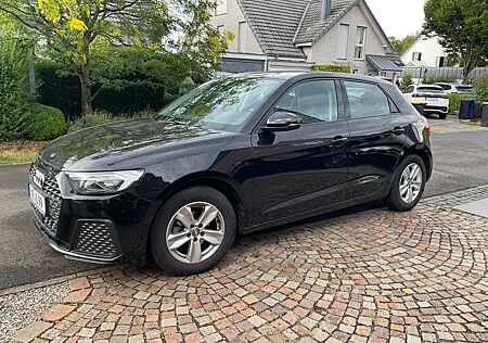 Audi A1 25 TFSI Sportback - Mythosschwarz metallic