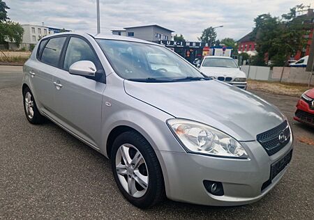 Kia Cee'd / Ceed 1.4 CVVT Attract