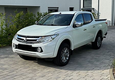 Mitsubishi L200 4x4 PickUp Doppelkabine Navi/R-Kamera/AHK/