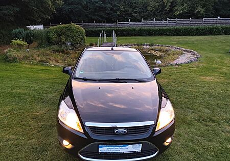 Ford Focus Cabrio Trend- S-HEIZUNG-PDC-AHK-ÖL&TÜV NEU