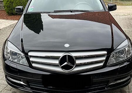 Mercedes-Benz C 180 CGI BlueEFFICIENCY Autom. -