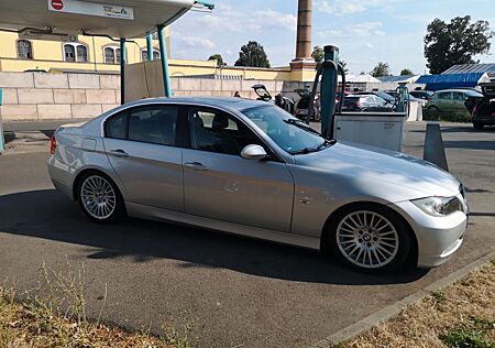 BMW 325i E90