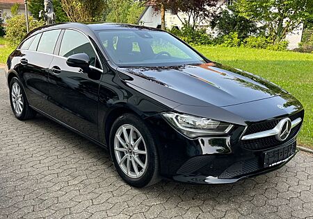 Mercedes-Benz CLA 180 d Shooting Brake TEMPOMAT NAVI MBUX