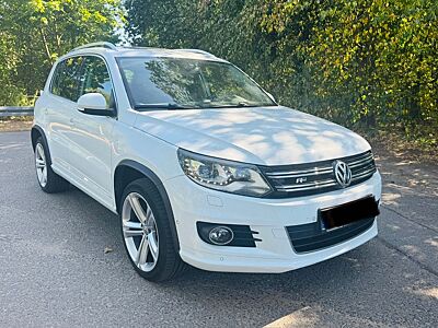 Volkswagen Tiguan 2.0 TDI R-LINE PANO KAMERA LED AHK DSG