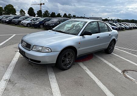 Audi A4 1.6 Automatic tüv 10/26