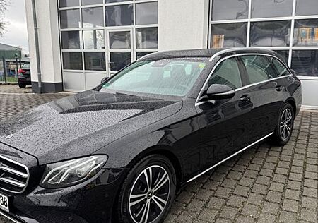 Mercedes-Benz E 200 T-Modell Leder Navi