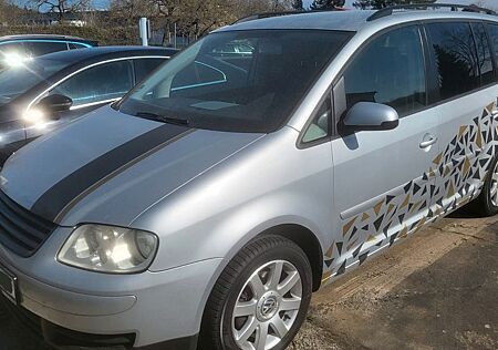 VW Touran Volkswagen 1T1 1.6 FSI Motor neu & Getriebetausch