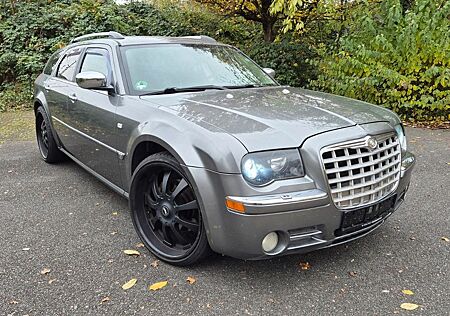 Chrysler 300C Touring 3.0 CRD Autom. -