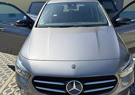 Mercedes-Benz B 180 d DCT -