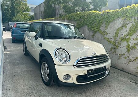 Mini ONE /PANORAMA/XENON/6-GANG/SitzHeizung/PDC/