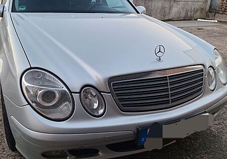 Mercedes-Benz E 200 KOMPRESSOR CLASSIC Classic