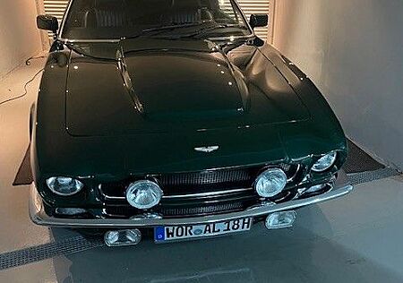 Aston Martin V8 Volante