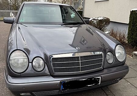 Mercedes-Benz E 200 CLASSIC Classic
