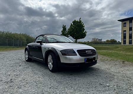 Audi TT Roadster 1.8T quattro 165 kW -