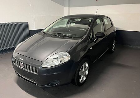 Fiat Grande Punto Scheckheftgepflegt TÜV Neu