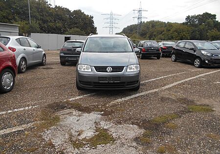 VW Touran Volkswagen 1.6 FSI Trendline