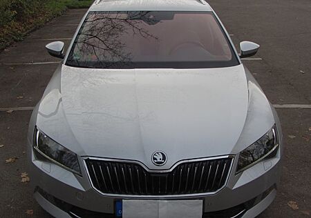 Skoda Superb 2.0 TDI Style Combi Style