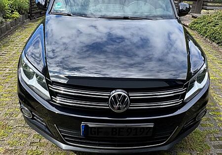 VW Tiguan Volkswagen 2.0 TDI SCR BMT LOUNGE Sport & Style ...