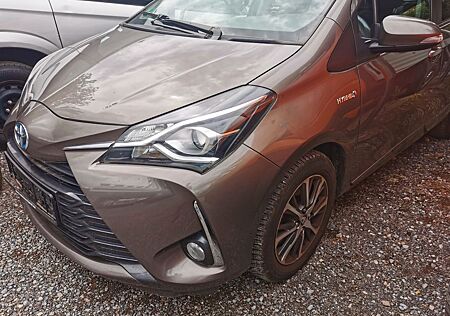 Toyota Yaris Hybrid Y20 Club