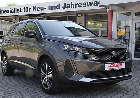 Peugeot 5008 Allure Pack 7 Sitze Navigation ALU 18 ZOLL