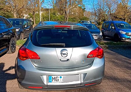 Opel Astra J Sports Tourer 1.6 115 PS. SHZ. Flex-Fix