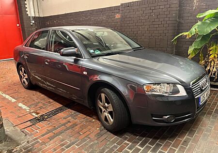 Audi A4 2.0 TDI (DPF) quattro -