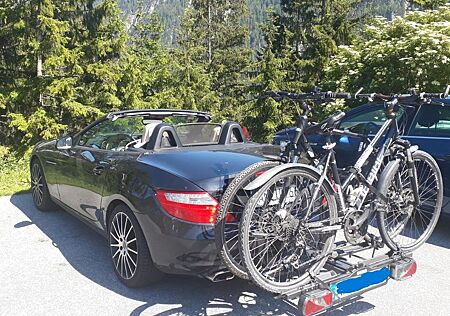Mercedes-Benz SLK 200 - mit AHK für Fahrräder