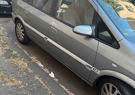 Opel Zafira 1.6 Njoy Njoy