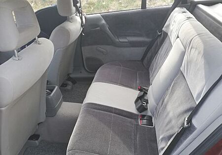 Opel Omega 2.0 -