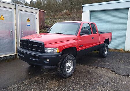 Dodge RAM 2500 5.9 Cummins