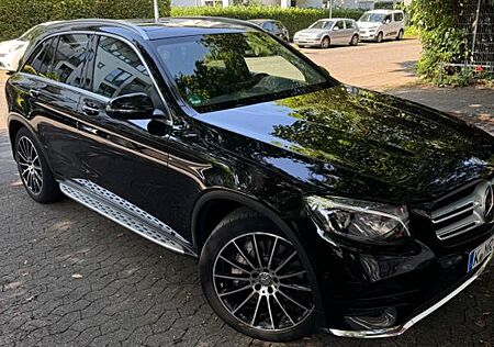 Mercedes-Benz GLC 250 4MATIC AMG Line Autom. AMG Line