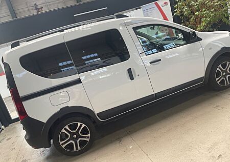 Dacia Dokker TCe 115 Stepway Celebration Stepway C...