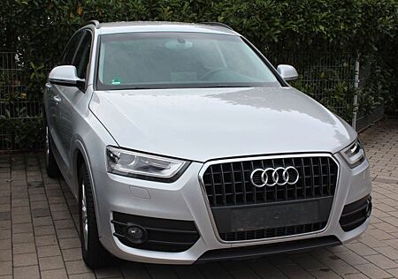 Audi Q3 2.0 TDI quattro Xenon Navi SHZ PDC GRA 17"Alu