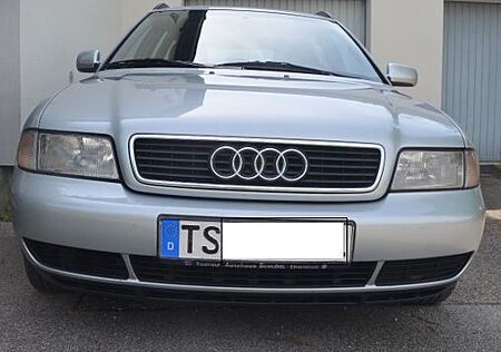 Audi A4 2.4 Avant - V6