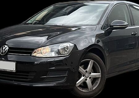 VW Golf Volkswagen VII Lim. Comfortline BMT MwSt. NAV.