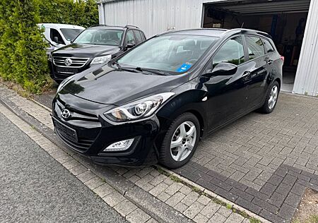 Hyundai i30 gebraucht kaufen Hyundai i30 cw Trend