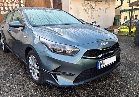 Kia Cee'd / Ceed 1.5 T-GDI Vision Komfort Paket