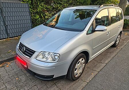 VW Touran Volkswagen 1.6 Conceptline Conceptline