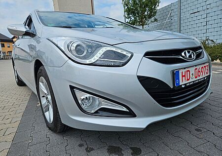 Hyundai i40 /ABS/KLIMA/EURO/5/NEU TUV AU/AHK/WENIG KM