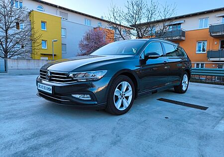 VW Passat Variant Volkswagen Business/ACC/LED/AHK/RFK