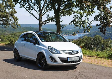 Opel Corsa 1.4 Color Edition, frisch repariert!