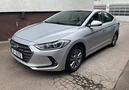 Hyundai Elantra 1,6 Automatik