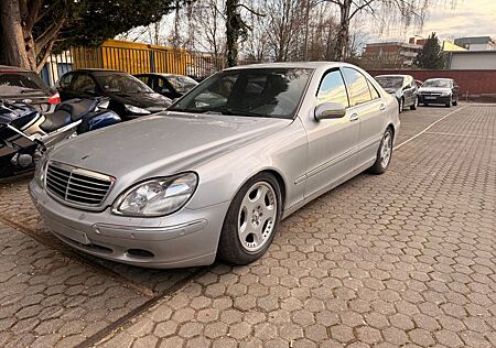 Mercedes-Benz S 320 -