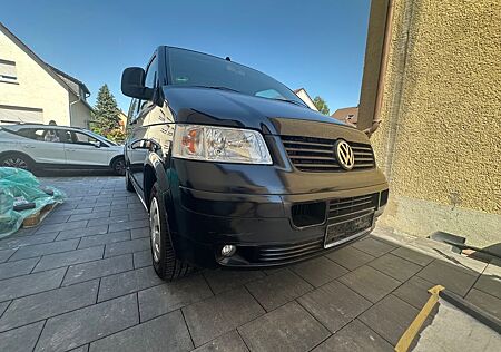 VW T5 Transporter Volkswagen Multivan