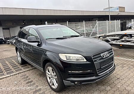 Audi Q7 3.0 TDI (DPF) quattro tiptronic,7-Sitzer