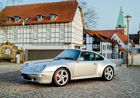 Porsche 993 911 4S Coupé X51 silber