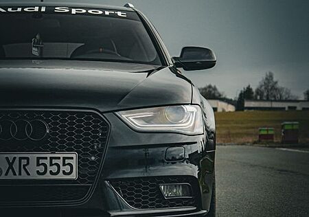Audi A4 2.0 TDI S-Line
