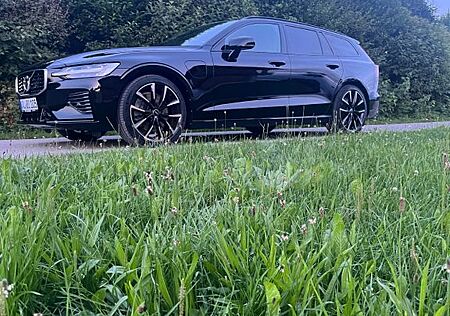 Volvo V60 T6 Recharge AWD Geartr. R Design Expres....