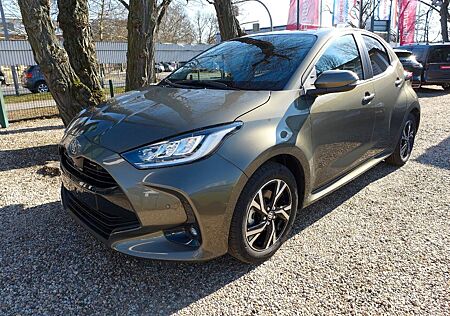 Toyota Yaris 1.5 Hybrid SideAssist/Kamera/Sitzh.